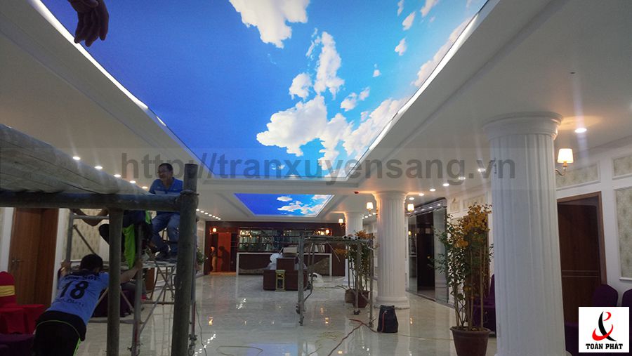 Hình ảnh trần xuyên sáng được lắp đặt tại khách sạn Phú Gia - Hòa Bình