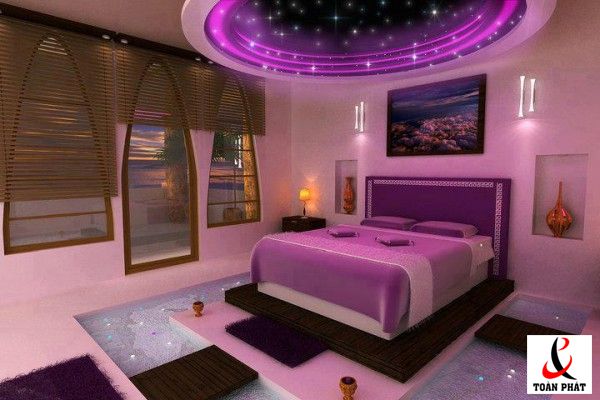 Mẫu trần phòng ngủ sử dụng bức tranh vì sao pha ánh tím