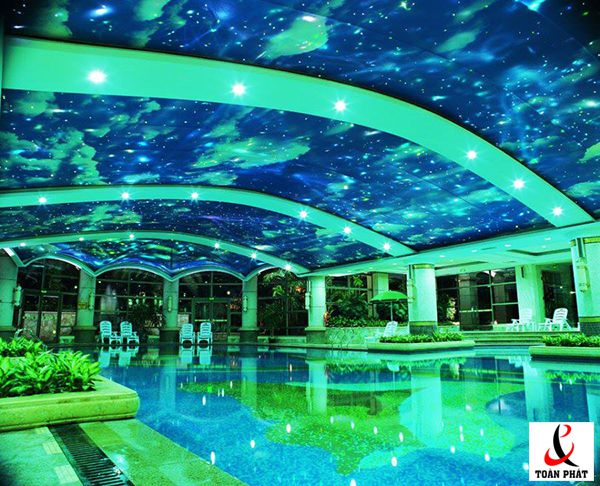 Mẫu thiết kế trần nhà đẹp dành cho bể bơi - Trần xuyên sáng