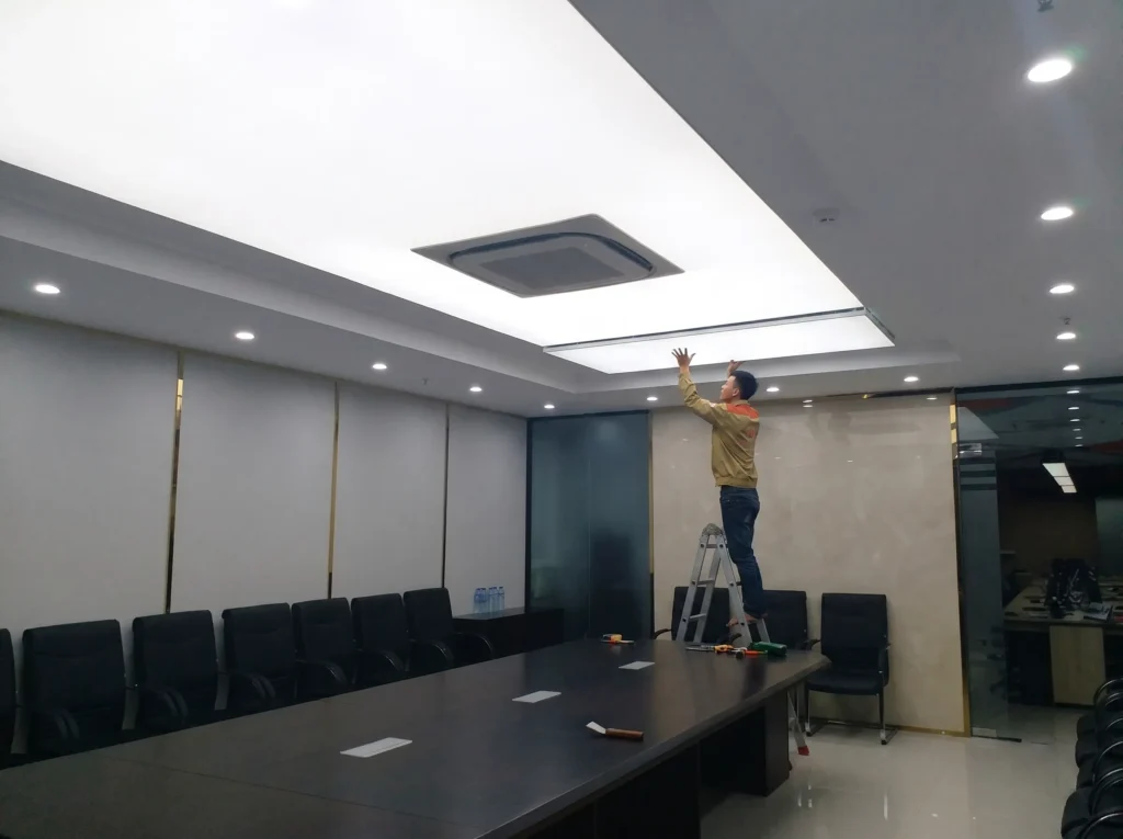 Vật liệu mới trong thi công trần xuyên sáng 2026: màng xuyên sáng, LED và giải pháp bền vững Vật liệu mới trong thi công trần xuyên sáng 2026: màng xuyên sáng, LED và giải pháp bền vững
